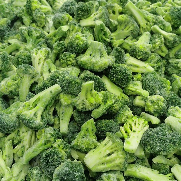 Frosið ferskt spergilkál